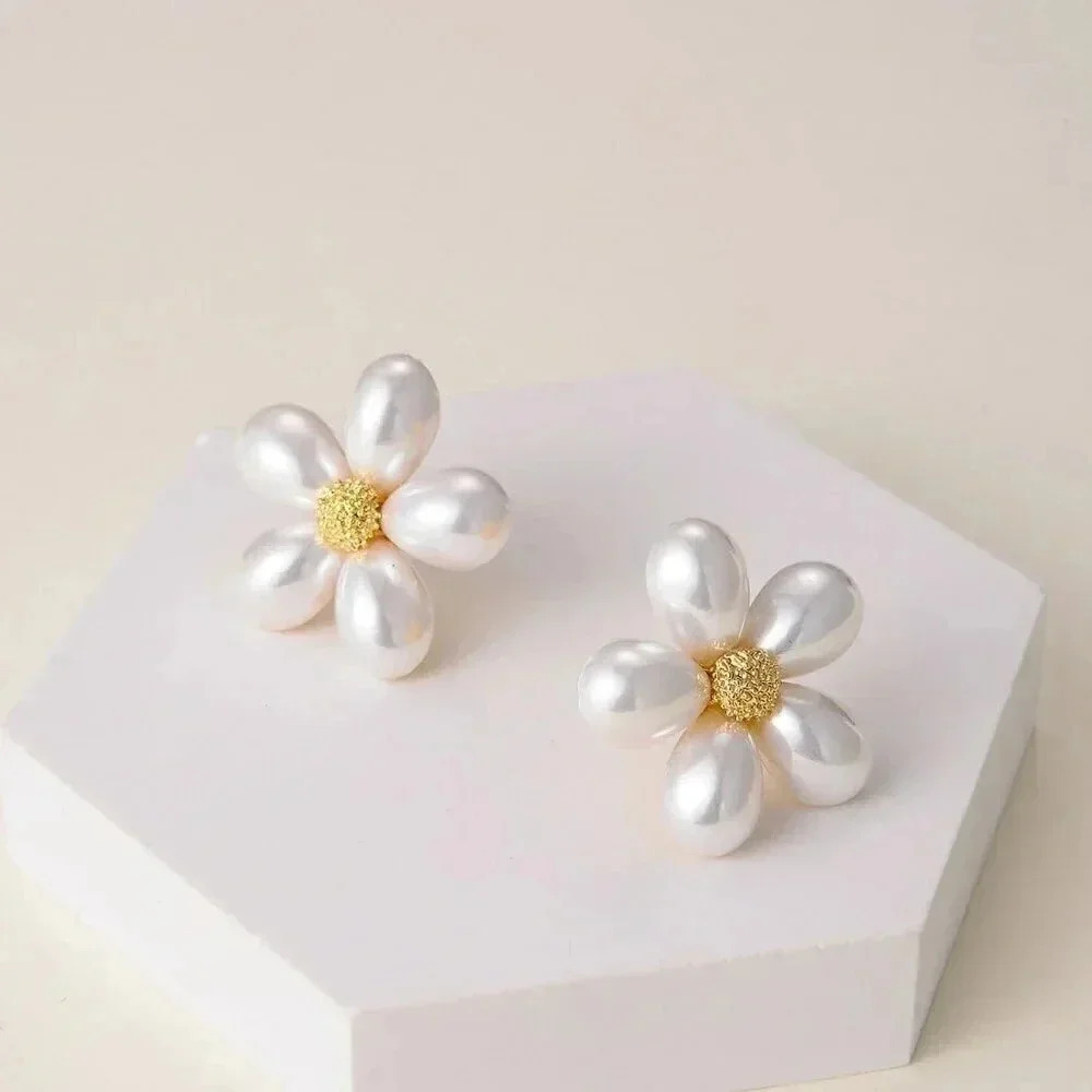 Multicolor Women's Jewelry Faux Pearl Decor Flower Design Stud Earrings